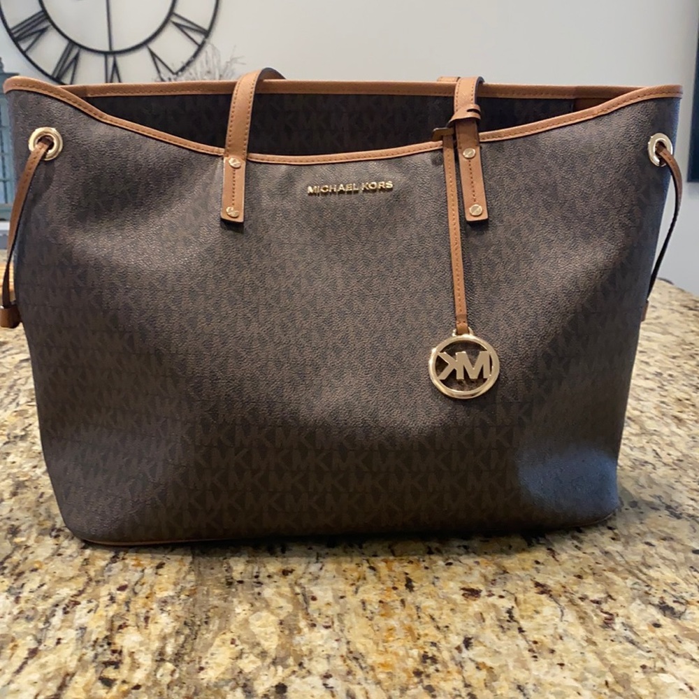 Michael Kors Tote w/MK Logo